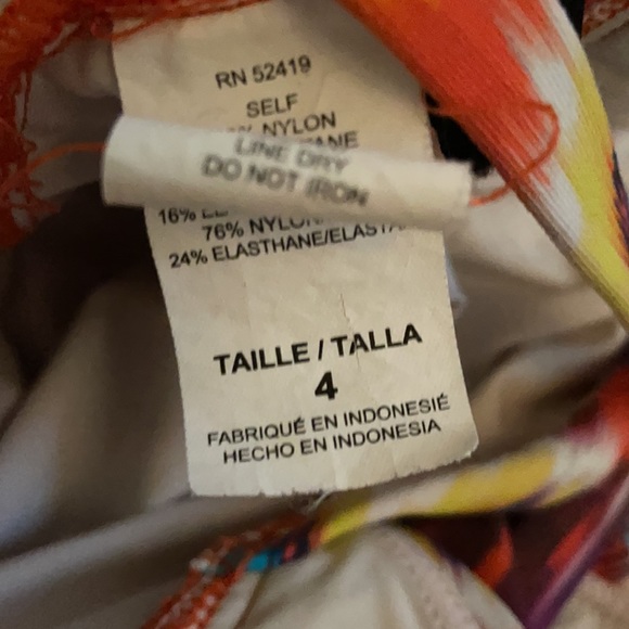 Beautiful one piece swim suit - Picture 3 of 3